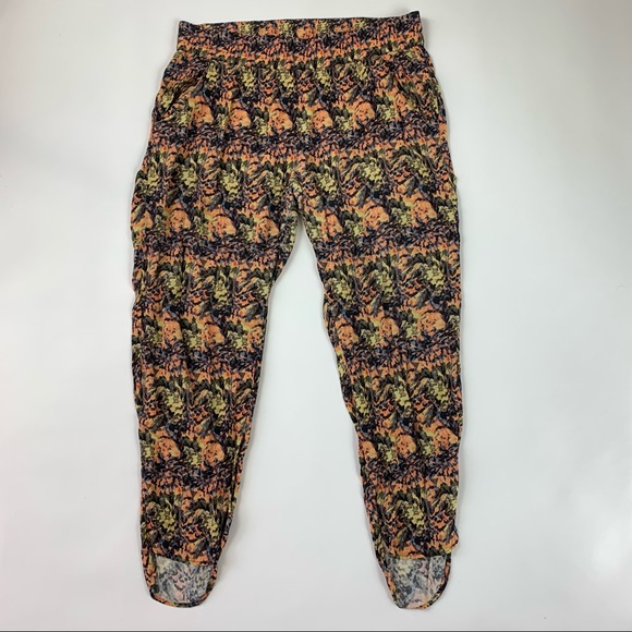 Anthropologie La Vi Floral Jogger Pant - Picture 2 of 12